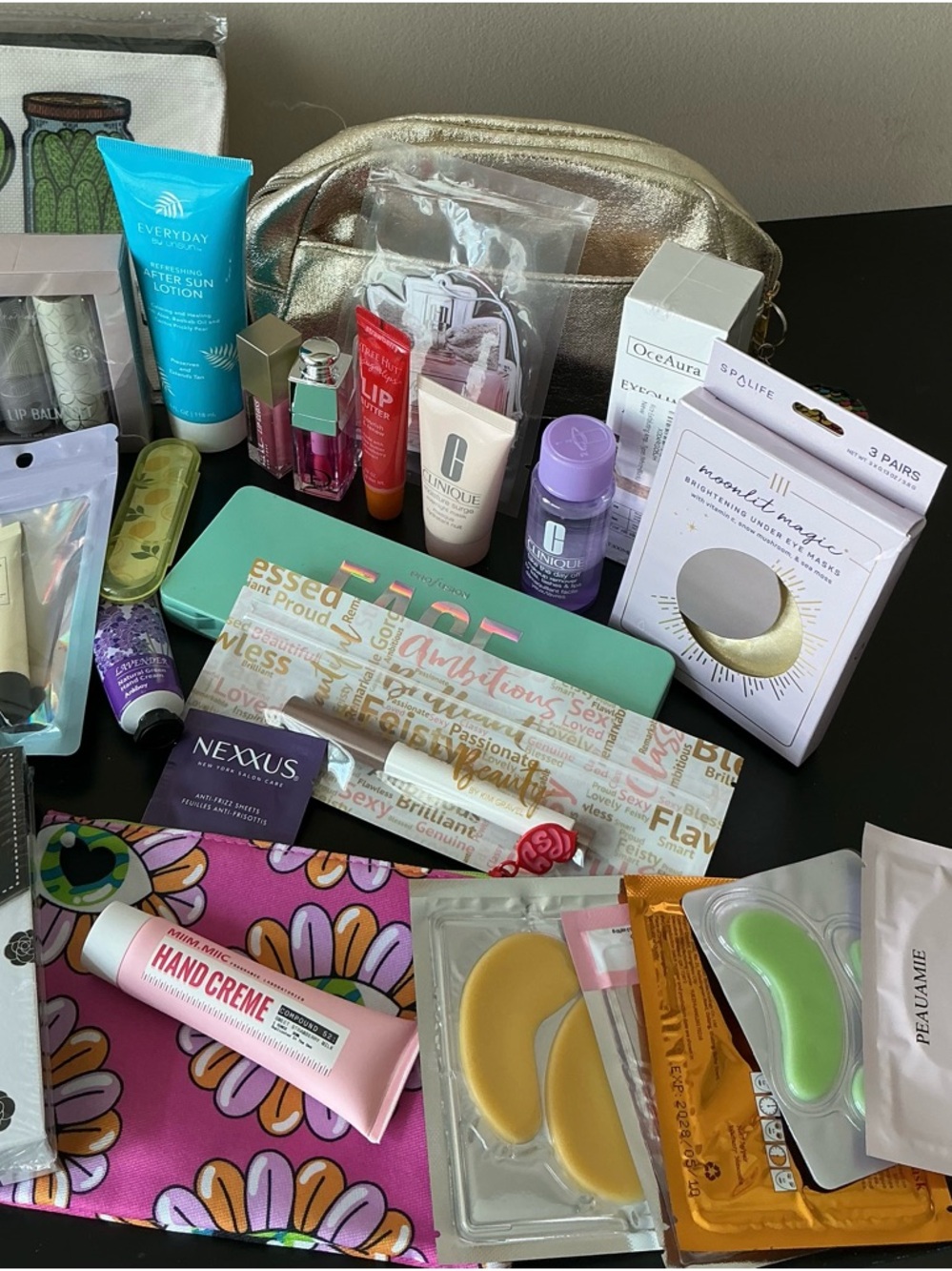 🔥BEAUTY BUNDLE🔥 50 plus items ( PLEASE READ DESCRIPTION BELOW) - Picture 4 of 4